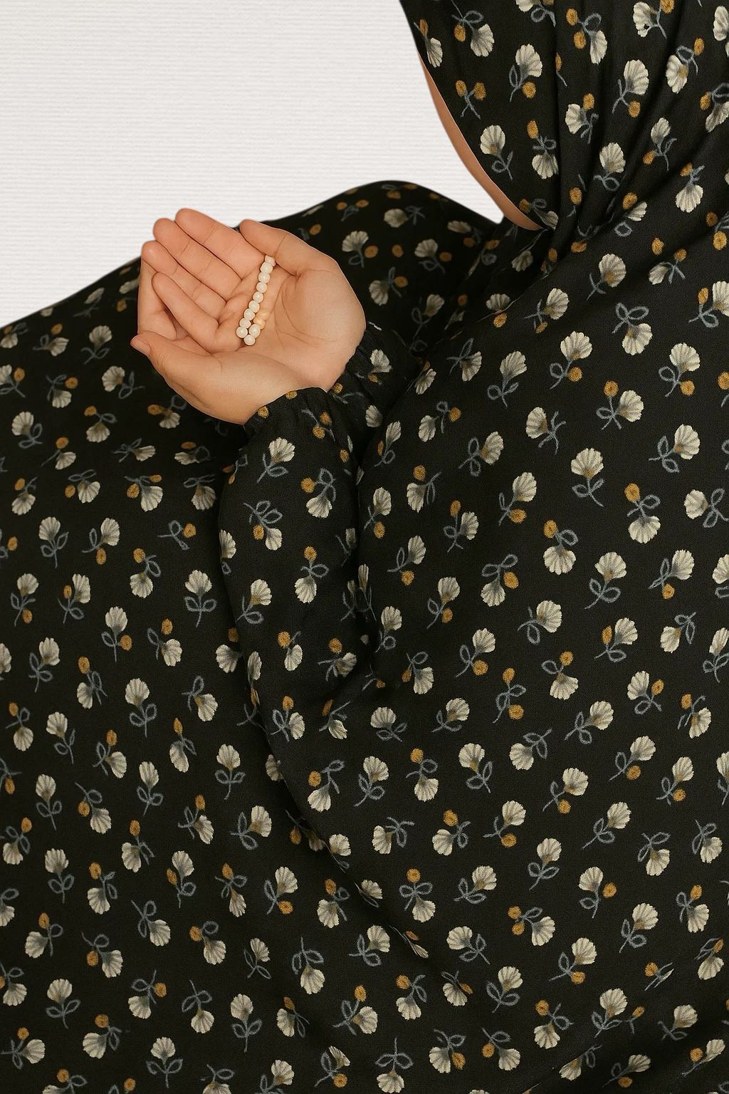 Namaz Chaddar - Floras Black
